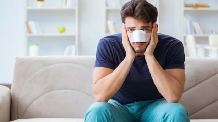 چه افرادی نباید به هیچ عنوان جراحی بینی انجام دهند؟